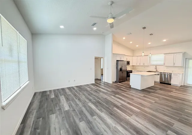 Photo 3 of Single family home for sale at 10 Locust Run Cir, Ocala, FL 34472 | MLS# O6440473 | Listing updated on 2026-09-15