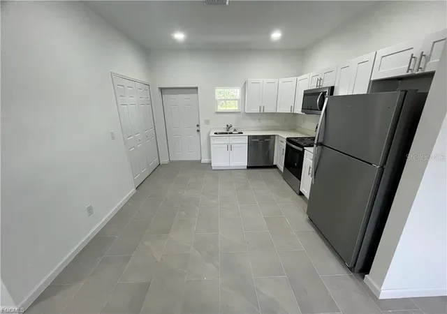 Photo 3 of Single family home for sale at 1059 Cellini St, Lake Placid, FL 33852 | MLS# C7530555 | Listing updated on 2026-09-25