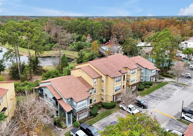 Photo 2 of Condo for sale at 5168 Conroy Rd #35, Orlando, FL 32811 | MLS# O6440483 | Listing updated on 2026-09-15