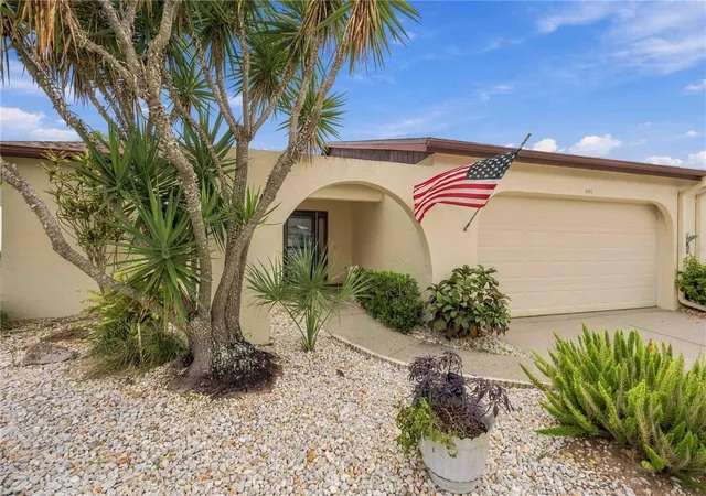 Photo 3 of House for sale at 680 Linden Dr, Englewood, FL 34223 | MLS# N6145695 | Listing updated on 2026-09-13