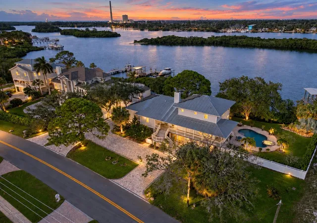 Photo 1 of Single family home for sale at 1538 Riverside Dr, Tarpon Springs, FL 34689 | MLS# N6145696 | Listing updated on 2026-09-22