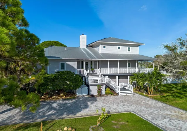Photo 3 of Single family home for sale at 1538 Riverside Dr, Tarpon Springs, FL 34689 | MLS# N6145696 | Listing updated on 2026-09-22