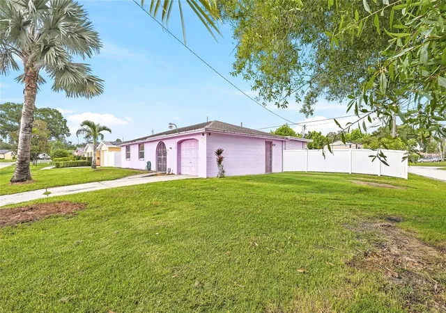 Photo 3 of Single family home for sale at 3118 River Cvs Dr, Tampa, FL 33614 | MLS# TB8547055 | Listing updated on 2026-09-17