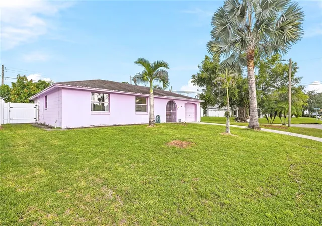 Photo 4 of Single family home for sale at 3118 River Cvs Dr, Tampa, FL 33614 | MLS# TB8547055 | Listing updated on 2026-09-17