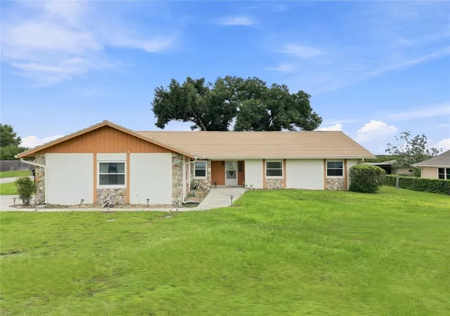 Photo 1 of Single family home for sale at 12501 Apalachee Pl, Thonotosassa, FL 33592 | MLS# TB8547063 | Listing updated on 2026-09-24