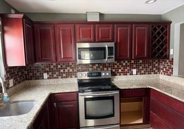 Photo 2 of Single family home for sale at 32911 Forest Ave, Leesburg, FL 34788 | MLS# O6440513 | Listing updated on 2026-10-02