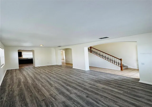 Photo 3 of Single family home for sale at 890 Mcinnis Ct, Kissimmee, FL 34744 | MLS# V4951197 | Listing updated on 2026-09-16