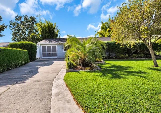 Photo 1 of Single family home for sale at 10958 Sw 86th Court, Ocala, FL 34481 | MLS# OM731986 | Listing updated on 2026-09-13
