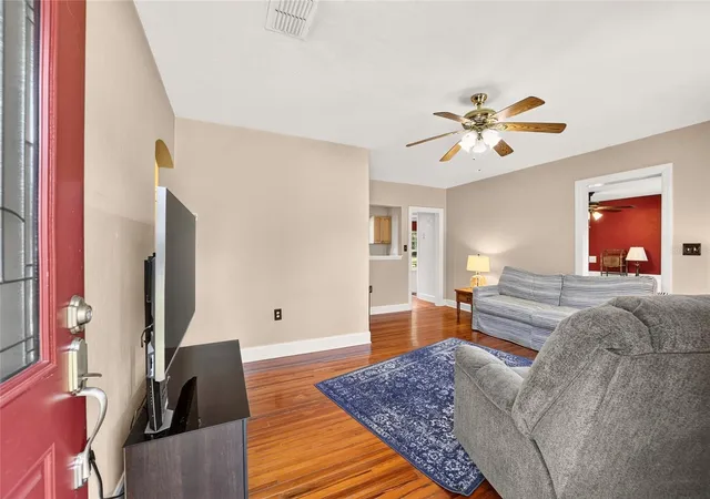 Photo 3 of Single family home for sale at 1139 Ne 8th Street, Ocala, FL 34470 | MLS# GC543393 | Listing updated on 2026-09-28