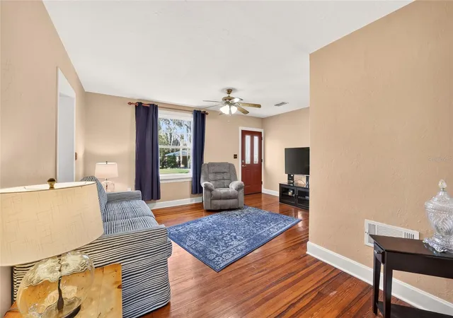 Photo 4 of Single family home for sale at 1139 NE 8th Street, Ocala, FL 34470 | MLS# GC543393 | Listing updated on 2026-09-28