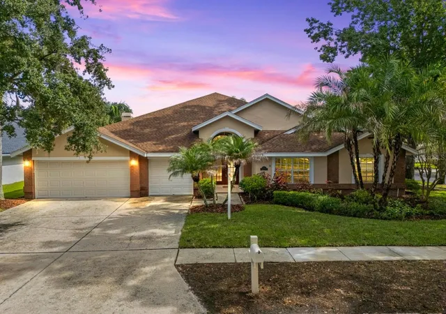 Photo 1 of Single family home for sale at 8746 Tantallon Cir, Tampa, FL 33647 | MLS# TB8547083 | Listing updated on 2026-09-13
