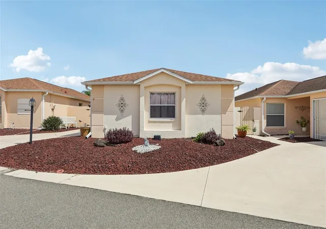 Photo 3 of Single family home for sale at 309 Guido Ave, Lady Lake, FL 32159 | MLS# G5117586 | Listing updated on 2026-09-20