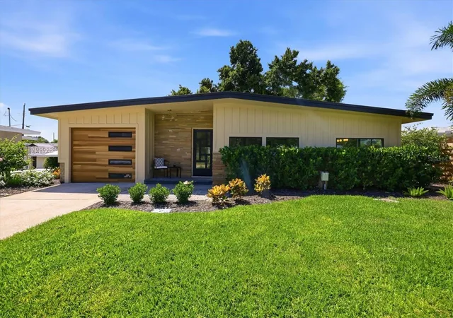 Photo 3 of Single family home for sale at 1706 Livingstone St, Sarasota, FL 34231 | MLS# A4705632 | Listing updated on 2026-09-16