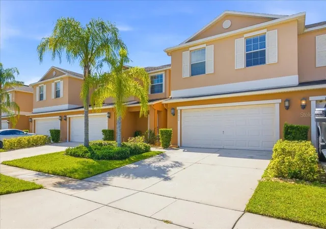 Photo 2 of Townhouse for sale at 3606 Rodrick Cir, Orlando, FL 32824 | MLS# O6440541 | Listing updated on 2026-09-14