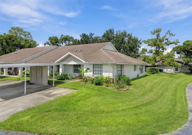 Photo 1 of Single family home for sale at 7610 Oakmont Ln, New Port Richey, FL 34654 | MLS# W7889365 | Listing updated on 2026-10-04