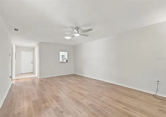 Photo 4 of House for sale at 7610 Oakmont Ln, New Port Richey, FL 34654 | MLS# W7889365 | Listing updated on 2026-10-04