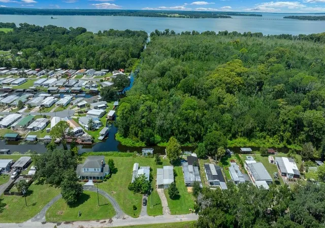 Photo 2 of Manufactured home for sale at 13337 Woodland Dr, Astatula, FL 34705 | MLS# G5117588 | Listing updated on 2026-09-12
