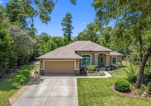 Photo 2 of Single family home for sale at 14 Redbay Ct E, Homosassa, FL 34446 | MLS# OM731991 | Listing updated on 2026-09-23