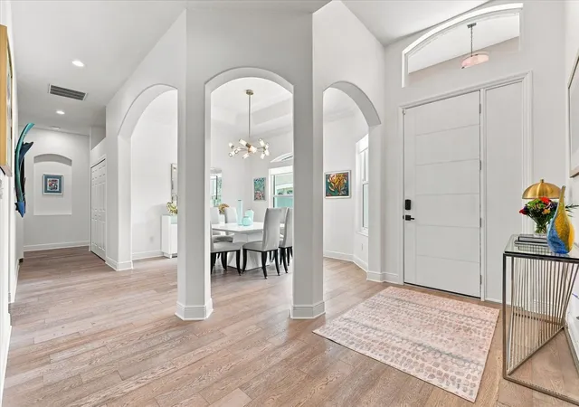 Photo 4 of Single family home for sale at 321 Tall Oak Trl, Tarpon Springs, FL 34688 | MLS# TB8547123 | Listing updated on 2026-09-21