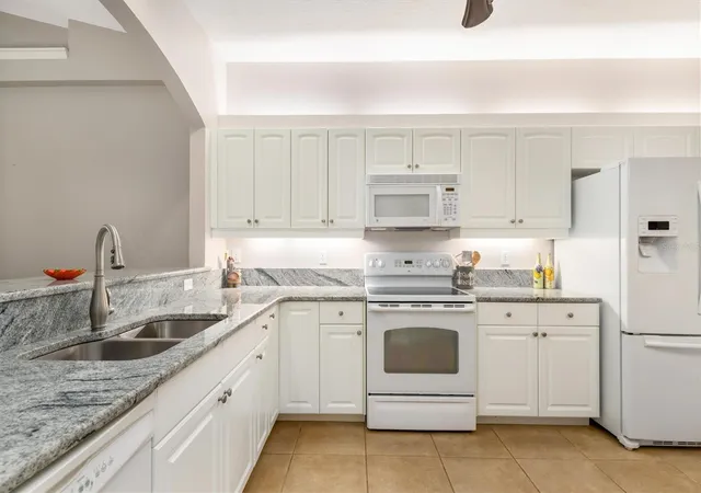Photo 4 of House for sale at 786 Tartan Dr, Venice, FL 34293 | MLS# C7530565 | Listing updated on 2026-10-22