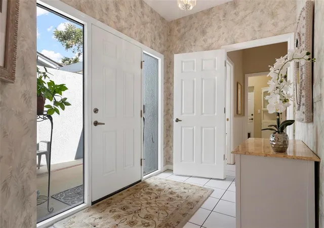 Listing Photo 5 - Condo for sale in building located at 2794 Moss Oak Dr, SARASOTA, FL 34231 - Unit #2