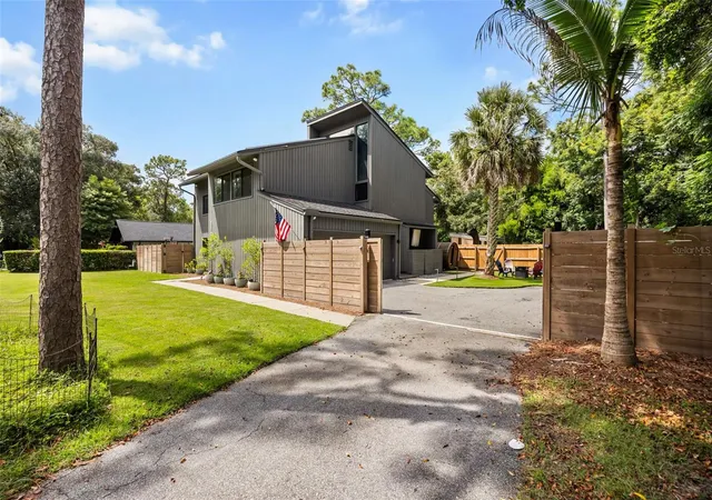 Photo 3 of Single family home for sale at 104 Wild Fern Dr, Longwood, FL 32779 | MLS# O6440568 | Listing updated on 2026-10-06