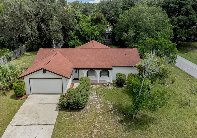Photo 2 of Single family home for sale at 2 Blaine Tree Pl, Palm Coast, FL 32137 | MLS# O6440589 | Listing updated on 2026-10-15