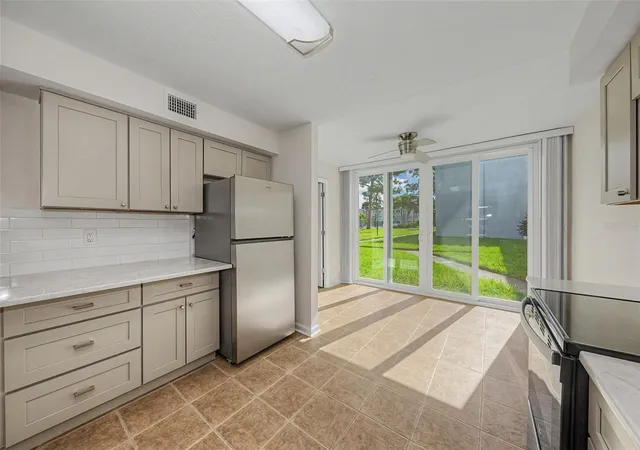 Photo 3 of Condo for sale at 4715 Bay St NE #127, Saint Petersburg, FL 33703 | MLS# TB8547165 | Listing updated on 2026-09-16