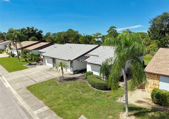 Photo 3 of House for sale at 665 Foxwood Blvd, Englewood, FL 34223 | MLS# C7530571 | Listing updated on 2026-09-19