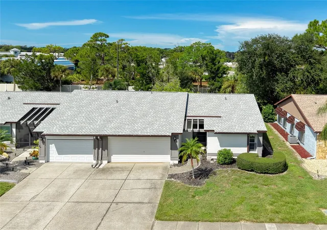 Photo 4 of House for sale at 665 Foxwood Blvd, Englewood, FL 34223 | MLS# C7530571 | Listing updated on 2026-09-19