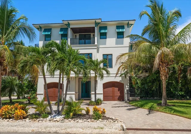 Photo 1 of Single family home for sale at 6840 Longboat Dr S, Longboat Key, FL 34228 | MLS# TB8547173 | Listing updated on 2026-09-26