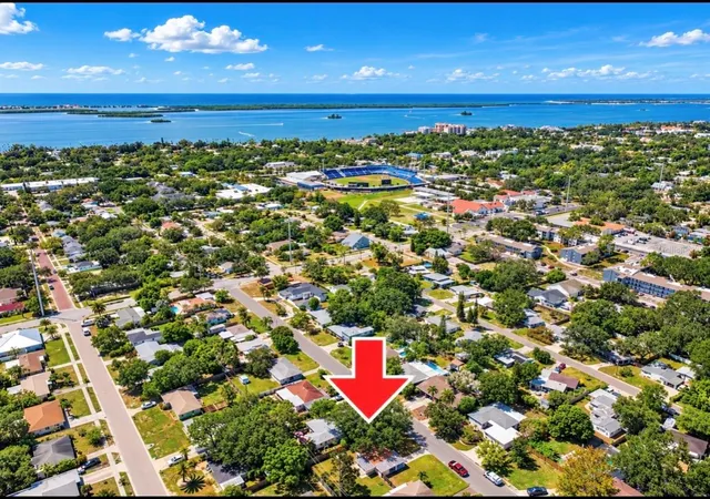 Photo 2 of Single family home for sale at 629 Lexington St, Dunedin, FL 34698 | MLS# TB8547174 | Listing updated on 2026-09-13