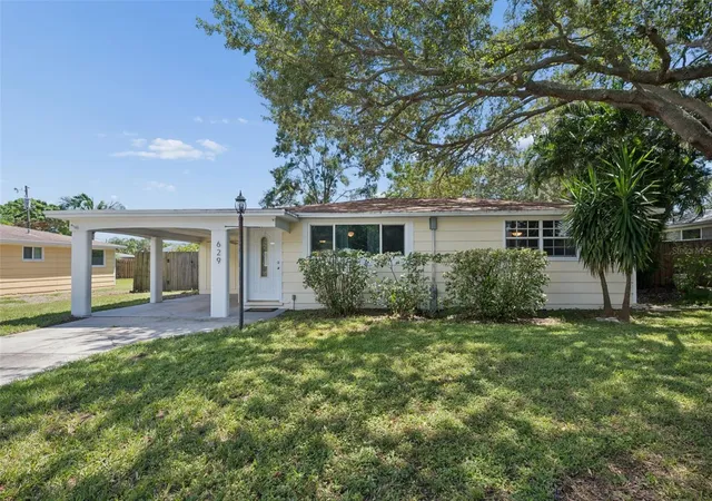 Photo 3 of Single family home for sale at 629 Lexington St, Dunedin, FL 34698 | MLS# TB8547174 | Listing updated on 2026-09-13