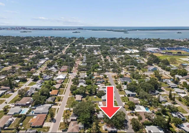 Photo 4 of Single family home for sale at 629 Lexington St, Dunedin, FL 34698 | MLS# TB8547174 | Listing updated on 2026-09-13