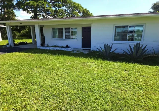 Photo 2 of Single family home for sale at 304 Shore Rd, Nokomis, FL 34275 | MLS# N6145700 | Listing updated on 2026-09-18