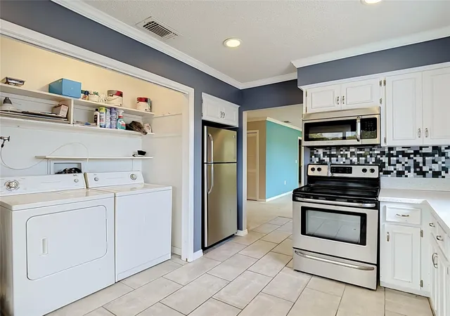 Listing Photo 5 - Condo for sale in building located at 4448 Chart Ct, NEW PORT RICHEY, FL 34652 - Unit #5-C