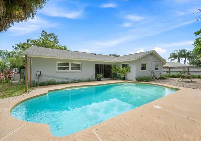 Photo 2 of Single family home for sale at 2301 Conifer Ave, Winter Park, FL 32792 | MLS# O6440609 | Listing updated on 2026-09-16