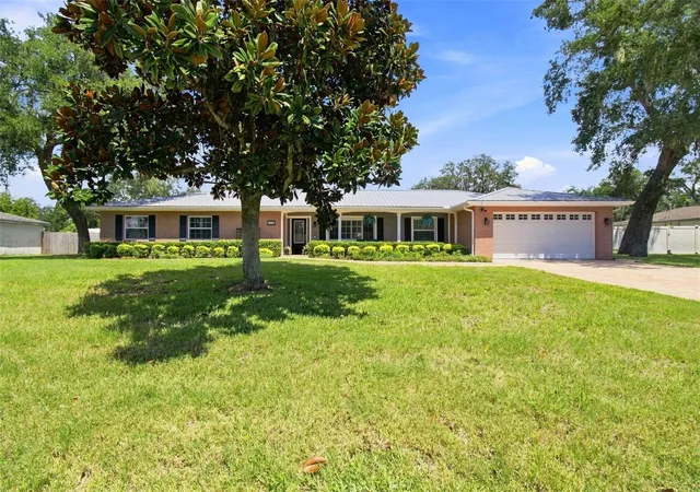 Photo 1 of Single family home for sale at 610 Hitching Post Dr, Brandon, FL 33511 | MLS# W7889373 | Listing updated on 2026-10-02