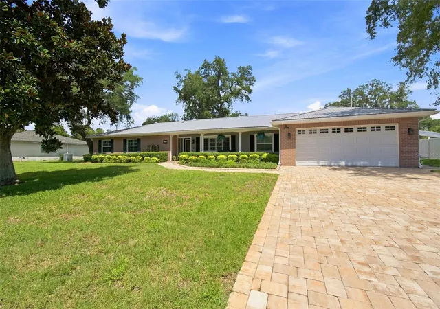 Photo 2 of Single family home for sale at 610 Hitching Post Dr, Brandon, FL 33511 | MLS# W7889373 | Listing updated on 2026-10-02