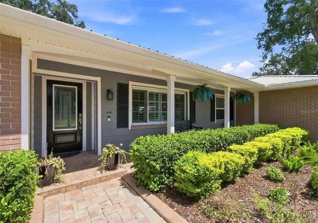 Photo 3 of Single family home for sale at 610 Hitching Post Dr, Brandon, FL 33511 | MLS# W7889373 | Listing updated on 2026-10-02