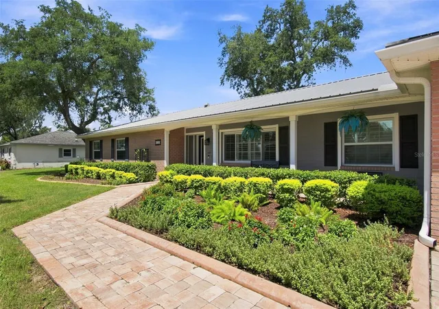 Photo 4 of Single family home for sale at 610 Hitching Post Dr, Brandon, FL 33511 | MLS# W7889373 | Listing updated on 2026-10-02
