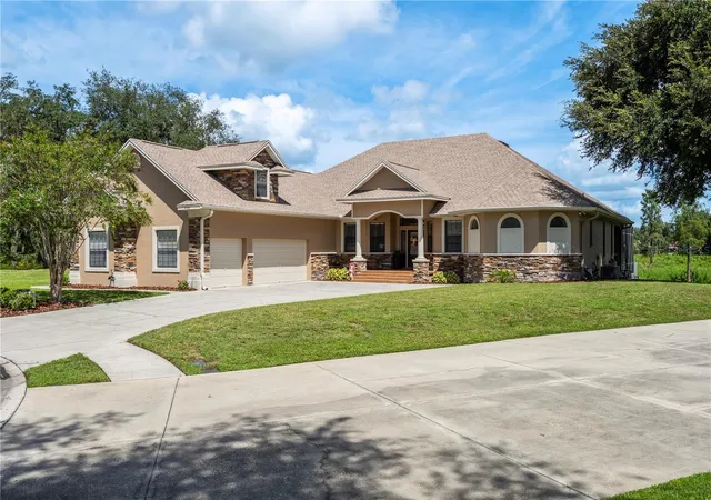 Photo 3 of Single family home for sale at 8041 Margate Way, Lakeland, FL 33809 | MLS# O6440611 | Listing updated on 2026-09-21