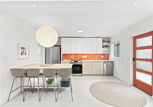 Photo 4 of Single family home for sale at 2620 Marble Ave, Orlando, FL 32803 | MLS# O6440618 | Listing updated on 2026-10-25