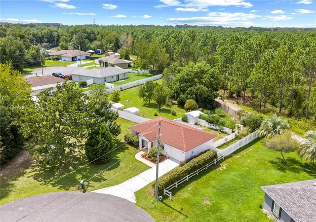 Photo 2 of Single family home for sale at 8 Pecan Dr Run, Ocala, FL 34472 | MLS# OM732005 | Listing updated on 2026-09-24