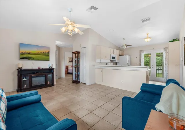 Photo 4 of Single family home for sale at 8 Pecan Dr Run, Ocala, FL 34472 | MLS# OM732005 | Listing updated on 2026-09-24