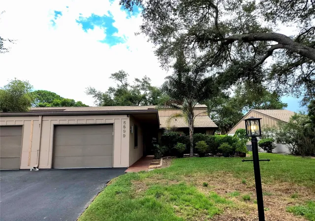 Photo 2 of House for sale at 5699 Westwind Ln, Sarasota, FL 34231 | MLS# A4705667 | Listing updated on 2026-09-14