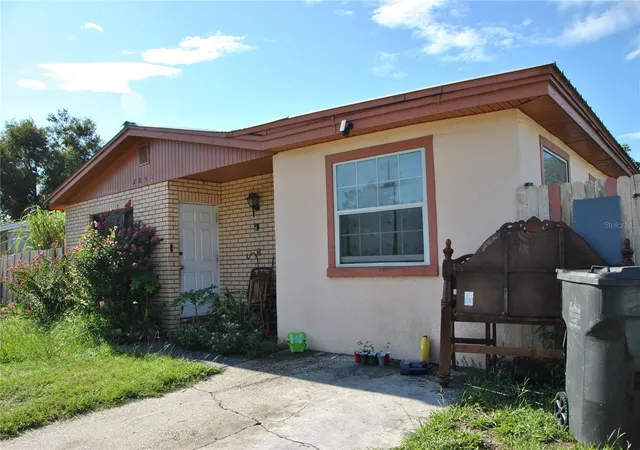 Photo 1 of Single family home for sale at 2056 Balfour Cir, Tampa, FL 33619 | MLS# OM732006 | Listing updated on 2026-10-27