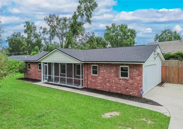 Photo 1 of Single family home for sale at 1905 Bryan Rd, Brandon, FL 33511 | MLS# TB8547200 | Listing updated on 2026-09-25