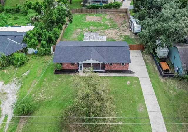 Photo 2 of Single family home for sale at 1905 Bryan Rd, Brandon, FL 33511 | MLS# TB8547200 | Listing updated on 2026-09-25