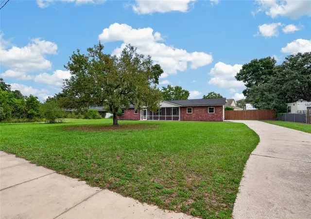 Photo 4 of Single family home for sale at 1905 Bryan Rd, Brandon, FL 33511 | MLS# TB8547200 | Listing updated on 2026-09-25